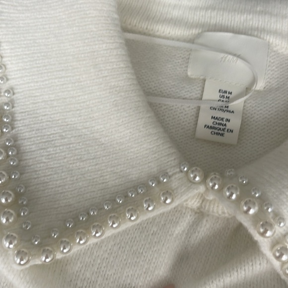 H&M Sweater Dress with Pearl Collar - Picture 3 of 4